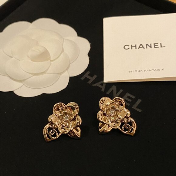 Chanel Women's Flower Earrings